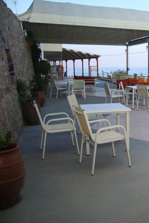 Santa Marina Apartments Rodhákinon Exterior foto