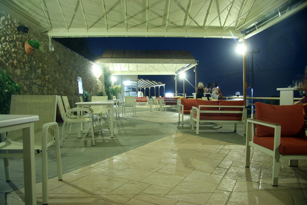 Santa Marina Apartments Rodhákinon Exterior foto