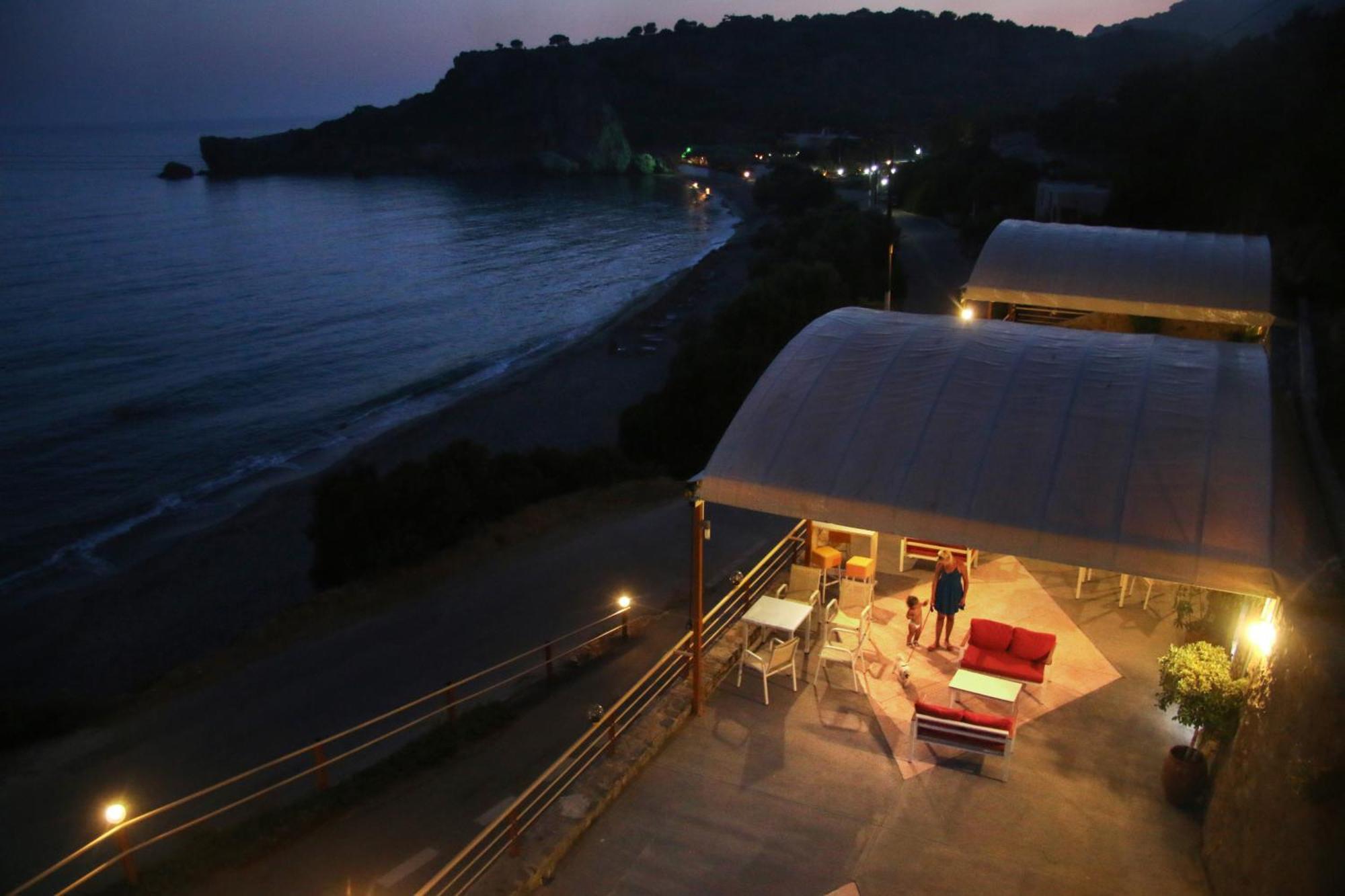 Santa Marina Apartments Rodhákinon Exterior foto