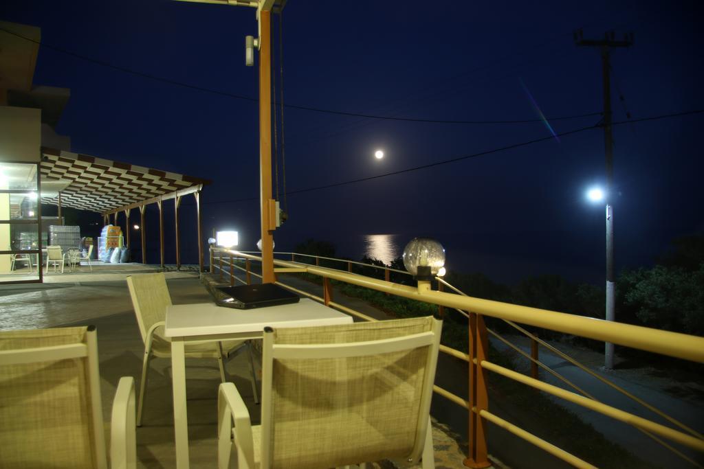 Santa Marina Apartments Rodhákinon Exterior foto