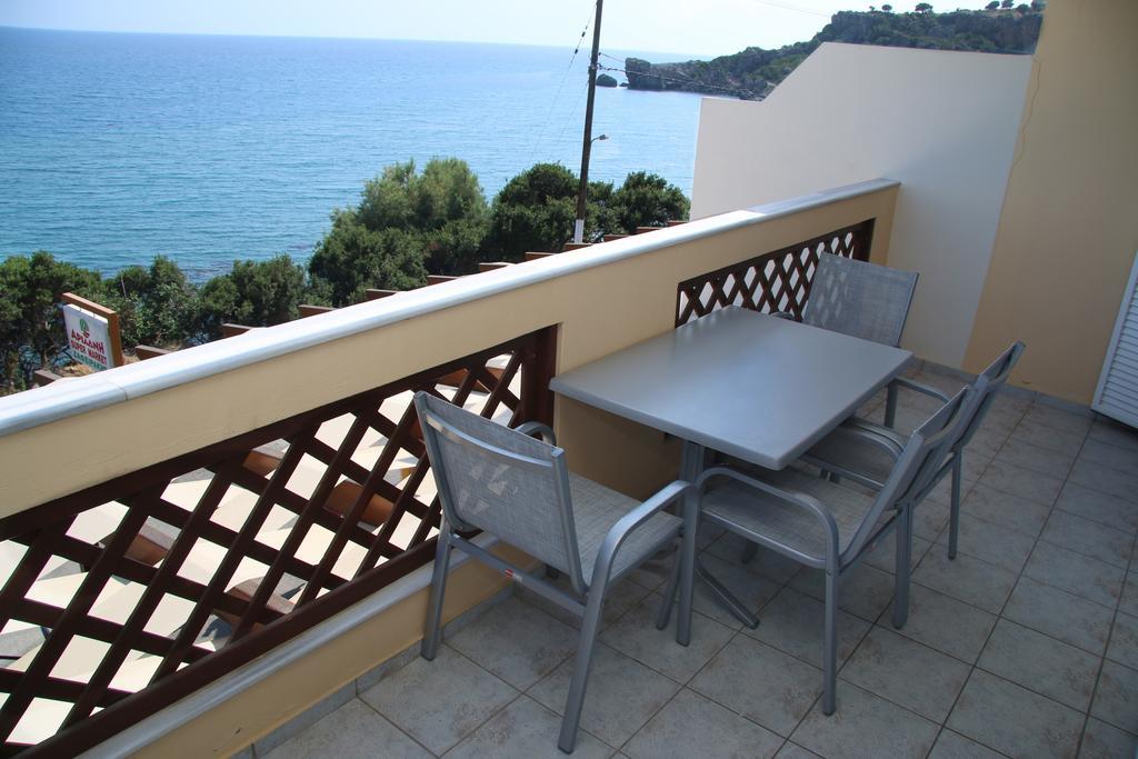 Santa Marina Apartments Rodhákinon Exterior foto