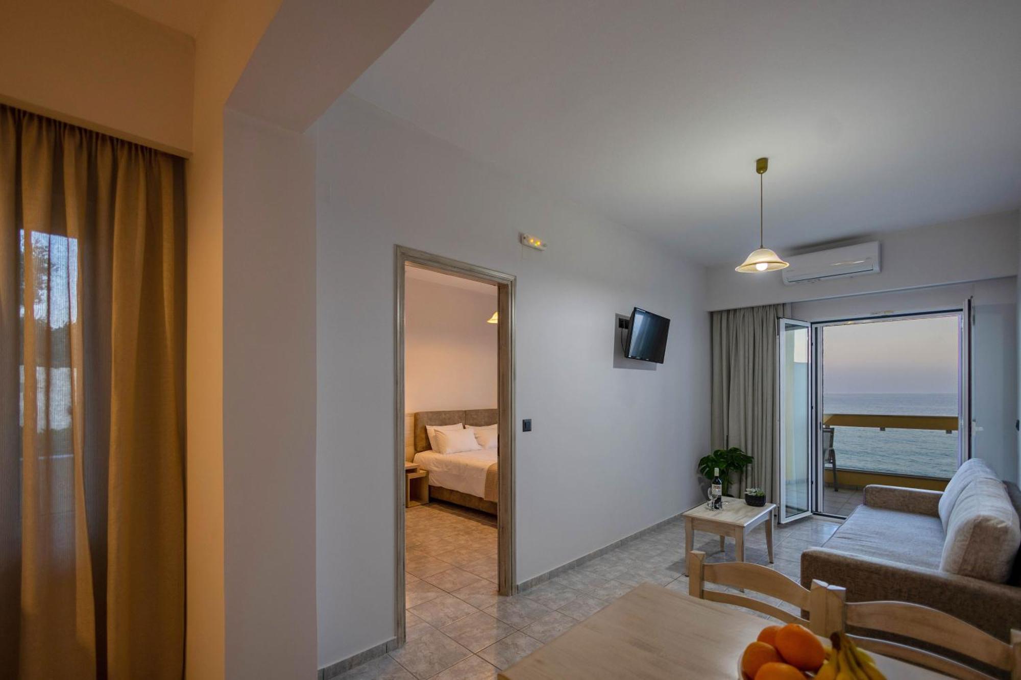 Santa Marina Apartments Rodhákinon Exterior foto